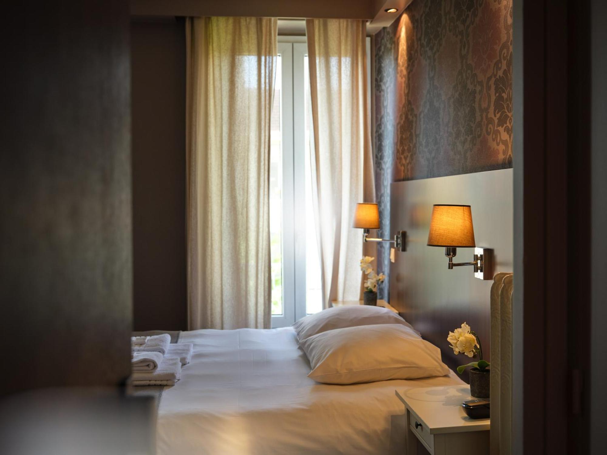 Hotel Les Negociants Valence  Exterior photo